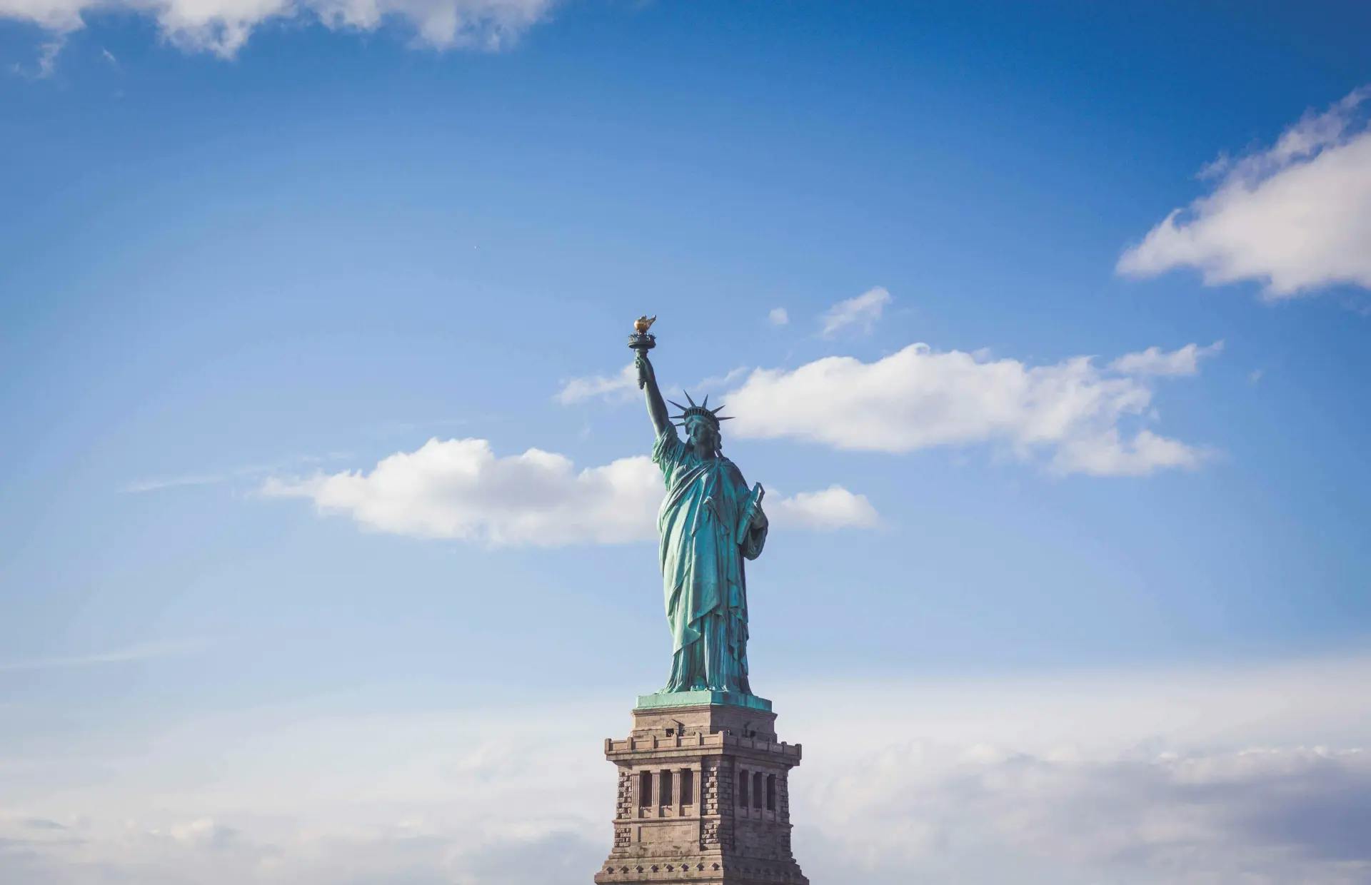 an image of the state of liberty in new york